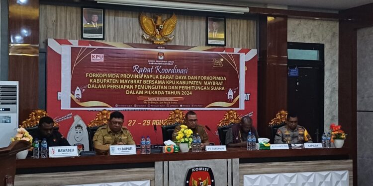 Kapolda PB dan Penjabat Gubernur Papua Barat Daya tinjau kesiapan penyelenggaran pemilukada di Kabupaten Maybrat.