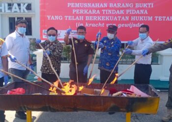 Pemusnahan barang bukti dari 42 perkara periode Oktober hingga Desember.